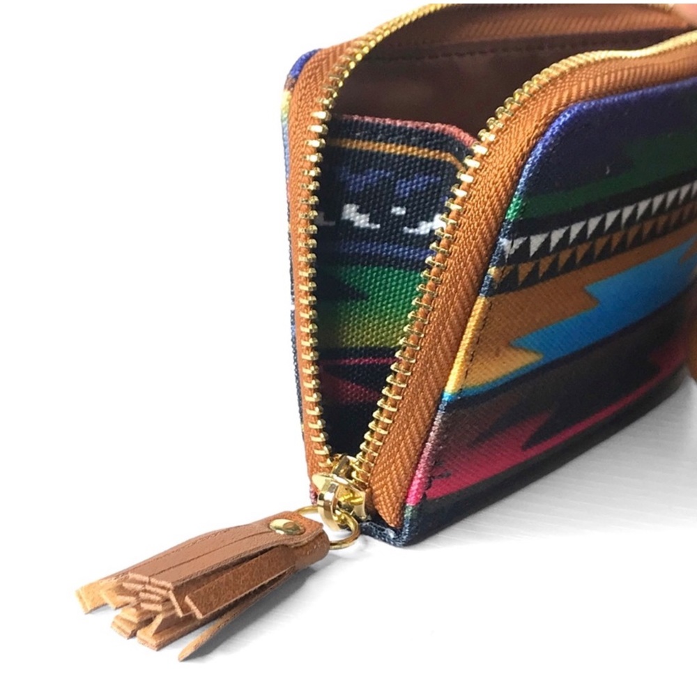 1 LEFT! Aztec Wristlet Zippered Coin Purse Mini Women's Wallet - Picture 3 of 4